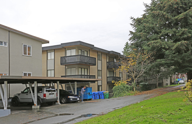 St. Michelle Apartments in New Westminster, BC - Building Photo - Building Photo