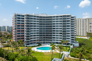 Sabal Point in Boca Raton, FL - Building Photo