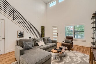 4916 McKinney St in Houston, TX - Building Photo - Building Photo