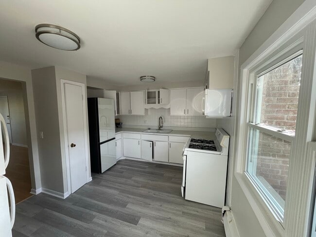 2802 N Rutherford Ave in Chicago, IL - Building Photo - Building Photo