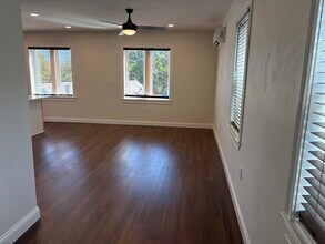 156 Main St, Unit Unit 2 in Newport, KY - Building Photo - Building Photo