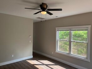 34 Dominic Ln in Hendersonville, NC - Building Photo - Building Photo