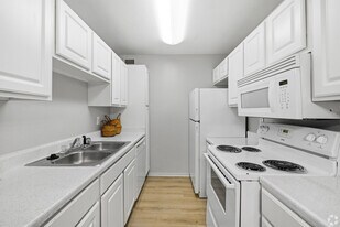 1805 Aquarena Springs Dr, Unit 517 in San Marcos, TX - Building Photo