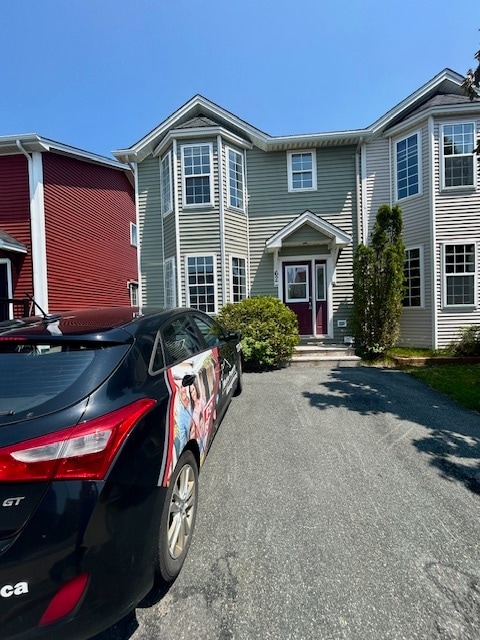 property at 62 Moss Heather Dr