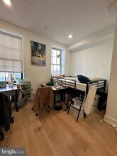 136 Chestnut St in Philadelphia, PA - Foto de edificio - Building Photo