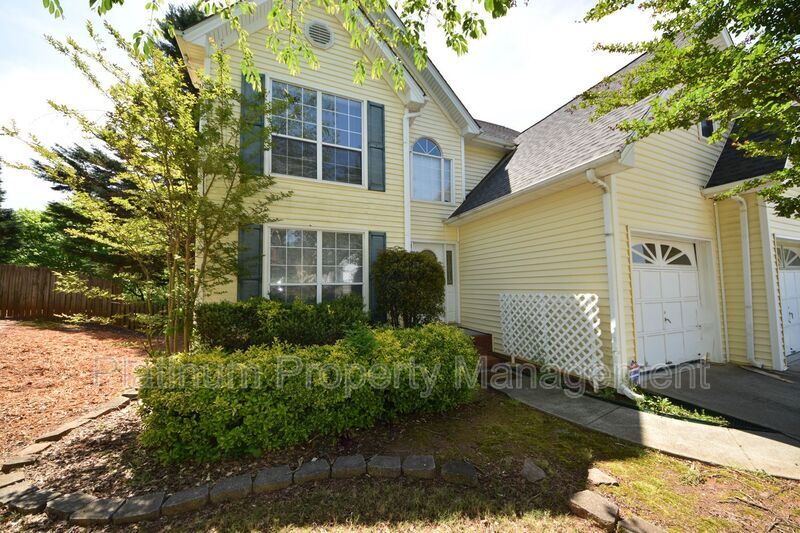 950 Hillary Ln in Lawrenceville, GA - Building Photo