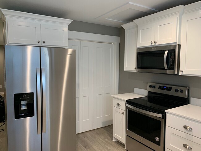 400 E Twin Springs St, Unit 4 photo'