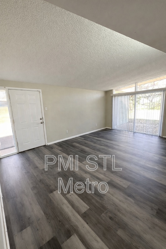 8439 Alder Ave in Berkeley, MO - Building Photo - Building Photo