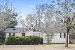 2415 Hi Roc Rd NE in Conyers, GA - Building Photo