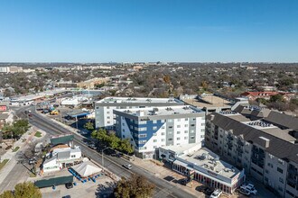 Venue on Guadalupe in Austin, TX - Foto de edificio - Building Photo