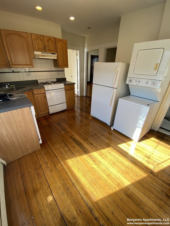 25 Everett St, Unit 2 in Boston, MA - Building Photo