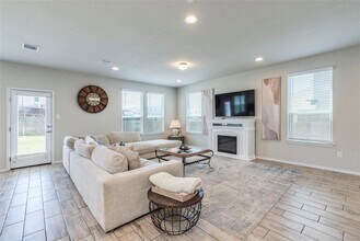 5629 Respinto Dr in Austin, TX - Building Photo - Building Photo