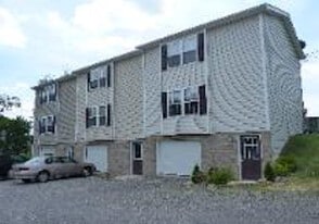 242 Fairground Rd in Ford City, PA - Building Photo