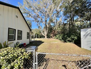 1100 NW 42nd Ave in Gainesville, FL - Building Photo - Building Photo