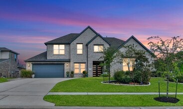 902 Falcon Hollow Ln in Pinehurst, TX - Building Photo - Building Photo