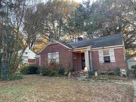 1027 Waring Rd in Memphis, TN - Building Photo