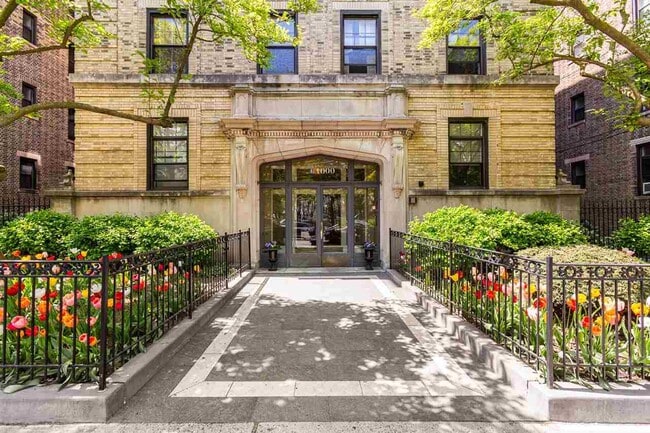 property at 1000 Hudson St