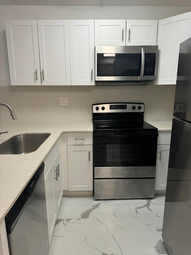 2771 Riverside Dr in Coral Springs, FL - Building Photo - Building Photo
