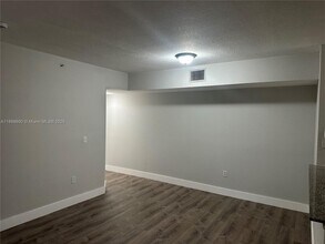 2520 Centergate Dr in Miramar, FL - Building Photo - Building Photo