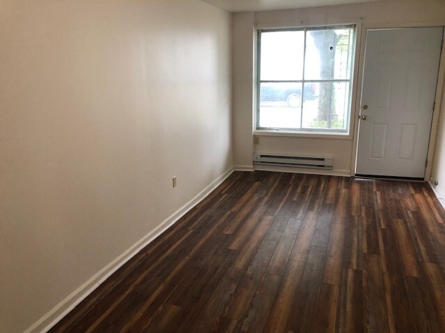 41 Henry St, Unit 1 in Norwich, NY - Building Photo