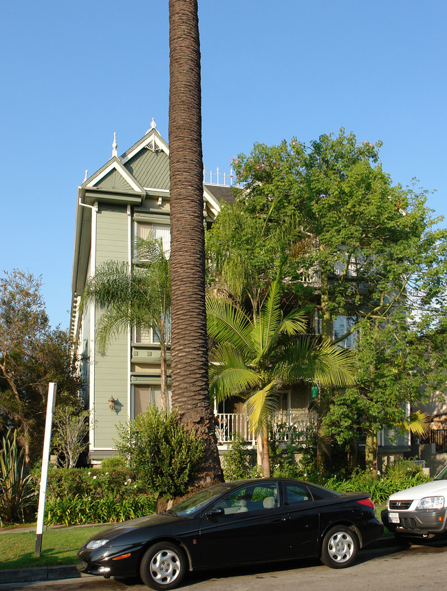 Residential Condominium in Santa Monica, CA - Building Photo - Building Photo