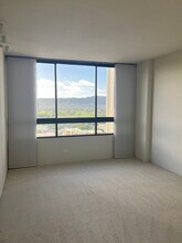2499 Kapiolani Blvd, Unit 1705 in Honolulu, HI - Building Photo - Building Photo