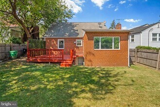 2107 Brighton Rd, Unit 16-103 in Hyattsville, MD - Building Photo - Building Photo