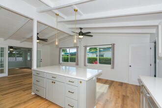 1060 Alahaki St in Kailua, HI - Building Photo - Building Photo