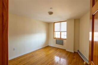 33-04 214th Pl in Queens, NY - Building Photo - Building Photo