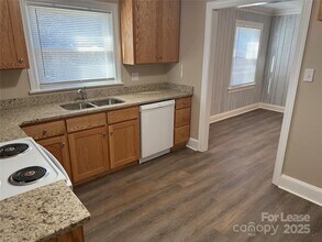 213 Magnolia St in Statesville, NC - Building Photo - Building Photo