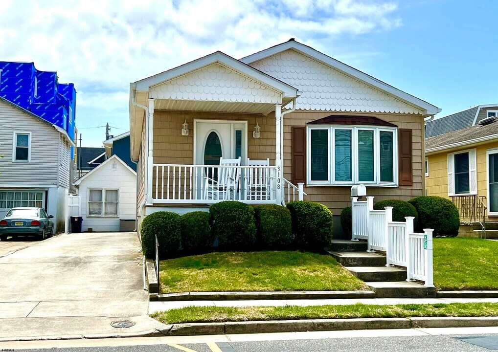 3108 Pacific Ave in Longport, NJ - Building Photo