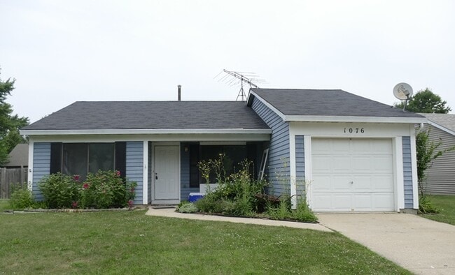 1076 Crestwood Ln in Bolingbrook, IL - Building Photo - Building Photo