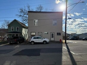 925 Broadway Ave in East Butler, PA - Building Photo - Building Photo