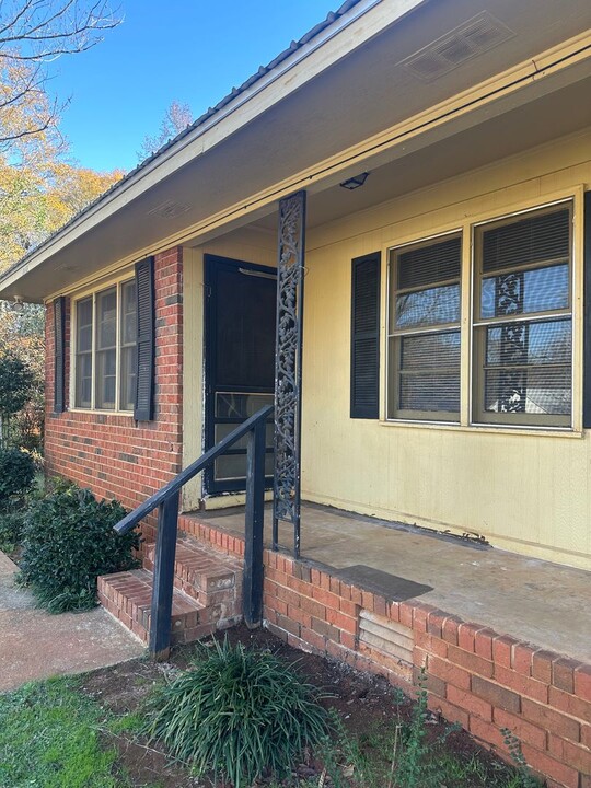 145 Springtree Rd in Athens, GA - Building Photo