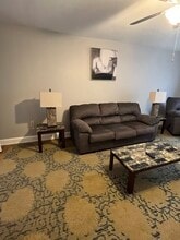 1121 Mercer St, Unit Apt 1 in Princeton, WV - Foto de edificio - Building Photo
