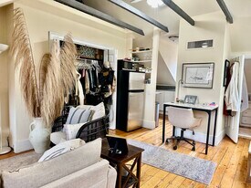 32 Irving St, Unit 4 in Boston, MA - Building Photo