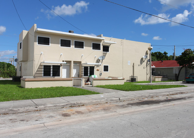 219 NW 35th St in Miami, FL - Building Photo - Building Photo