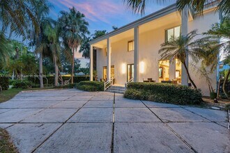 9200 N Bayshore Dr in Miami Shores, FL - Building Photo - Building Photo