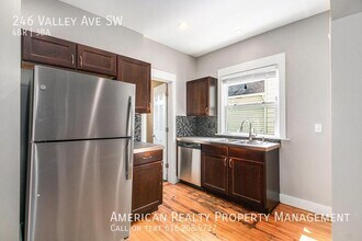 246 Valley Ave SW in Grand Rapids, MI - Building Photo - Building Photo