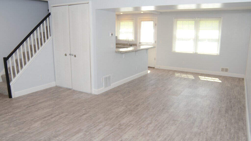 Meadowbrook Village Fitchburg, MA Apartments