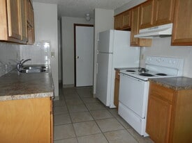 6557 Lincoln Ave in Lockport, NY - Building Photo