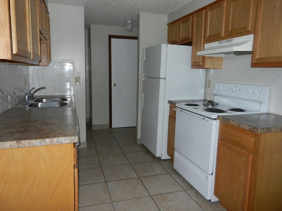 6557 Lincoln Ave in Lockport, NY - Foto de edificio