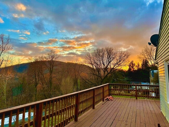 property at 505 Royal Manor Rd