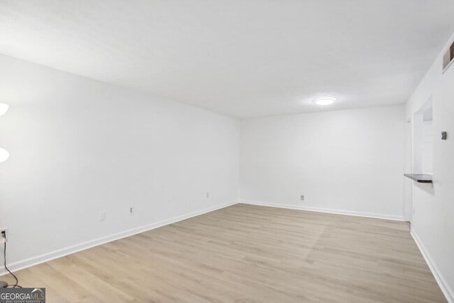 property at 1150 Collier Rd NW