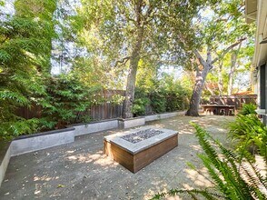 644 Harvard Ave in Menlo Park, CA - Building Photo - Building Photo