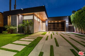 4458 Mammoth Ave in Los Angeles, CA - Building Photo - Building Photo