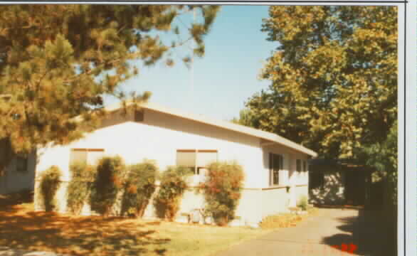 429 Tucker St in Healdsburg, CA - Building Photo - Building Photo