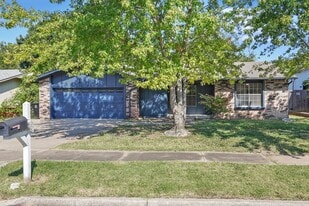 412 W Austin St in Broken Arrow, OK - Building Photo