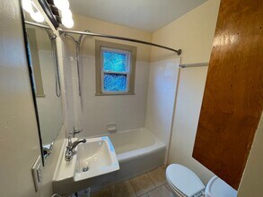 1009 St Charles Ave in Charlottesville, VA - Building Photo - Building Photo