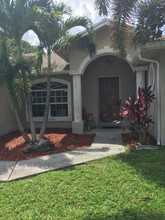 1138 SW Ithaca St in Port St. Lucie, FL - Building Photo - Building Photo